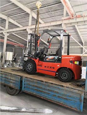 南京龍工3噸叉車