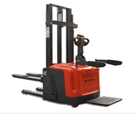 電動(dòng)堆高車 - 副本.png