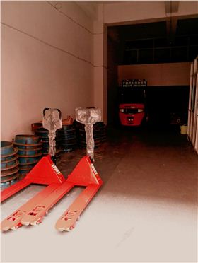 龍工手動(dòng)叉車 龍工手動(dòng)叉車