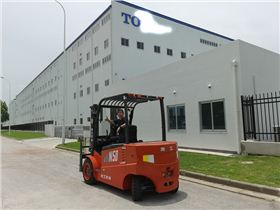 龍工電動(dòng)叉車(chē)