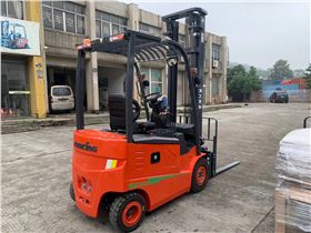 南京龍工電動(dòng)叉車 南京龍工電動(dòng)叉車