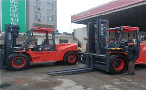 南京12噸龍工叉車花落出租戶