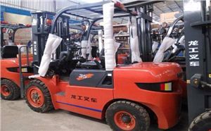 南京叉車出租行業(yè)六合出租大戶批量采購龍工叉車