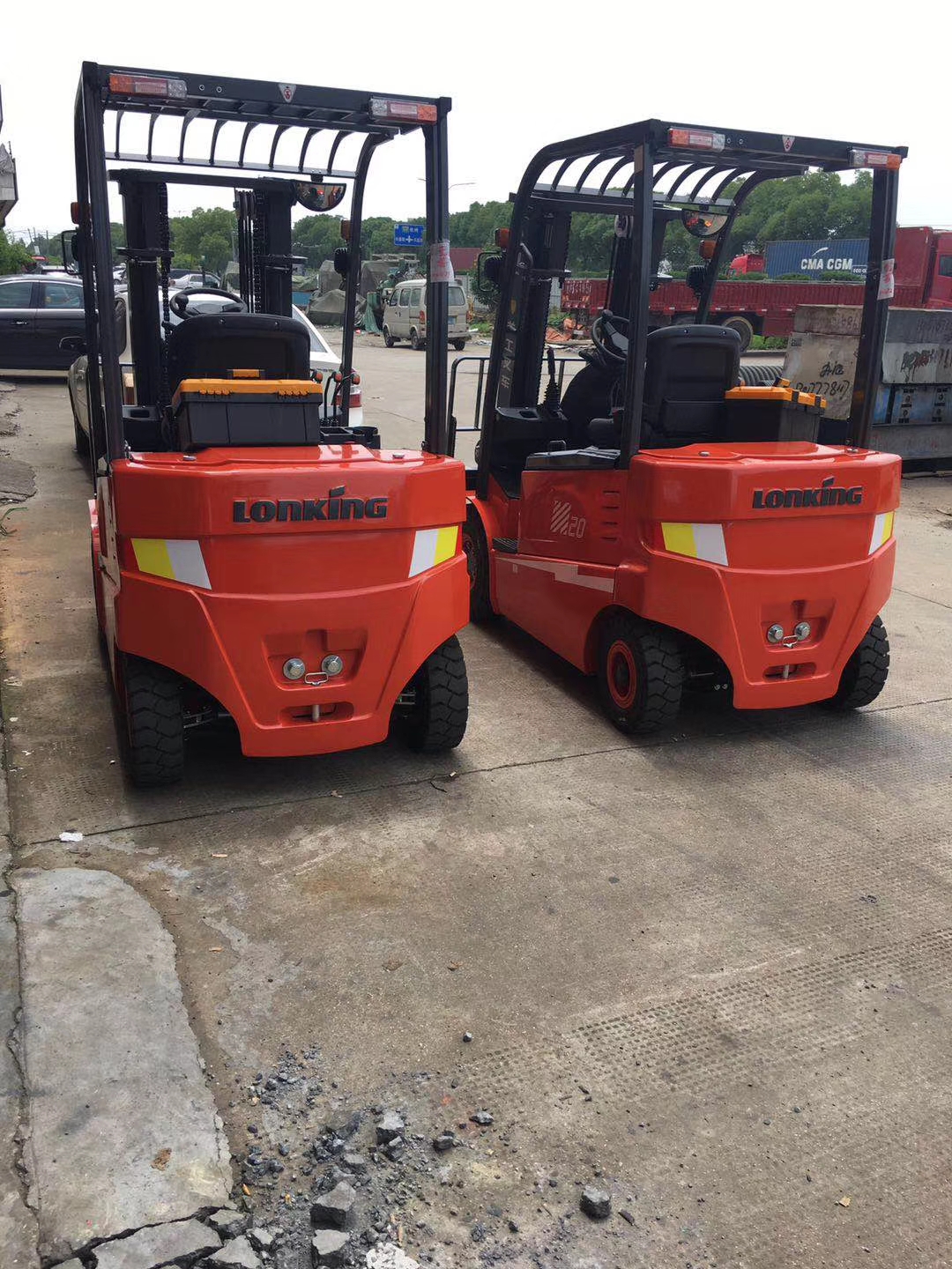 龍工3噸電動(dòng)叉車