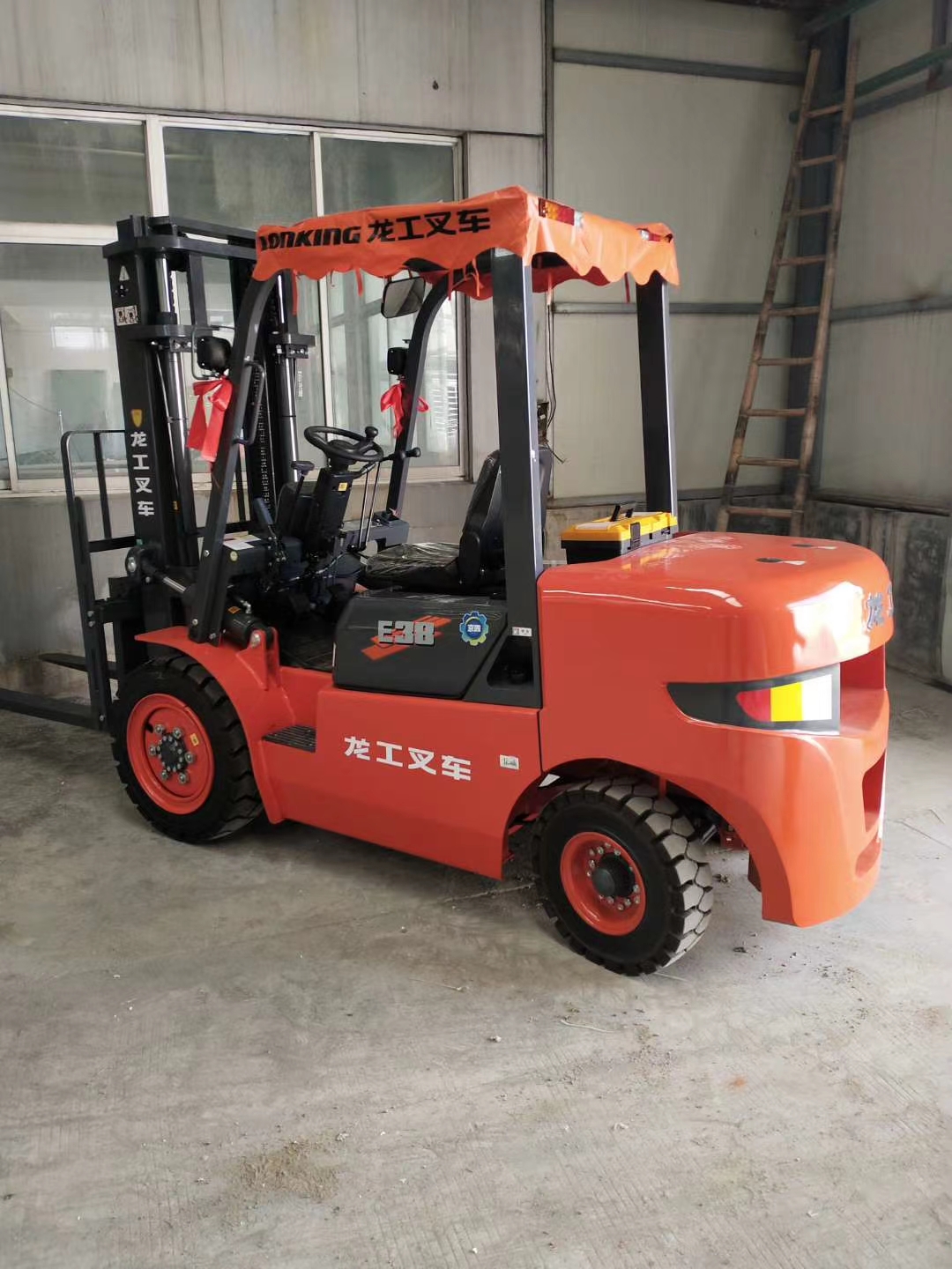 龍工內(nèi)燃叉車CPC30