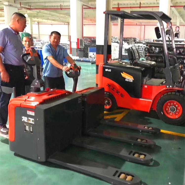 六合電動搬運(yùn)車