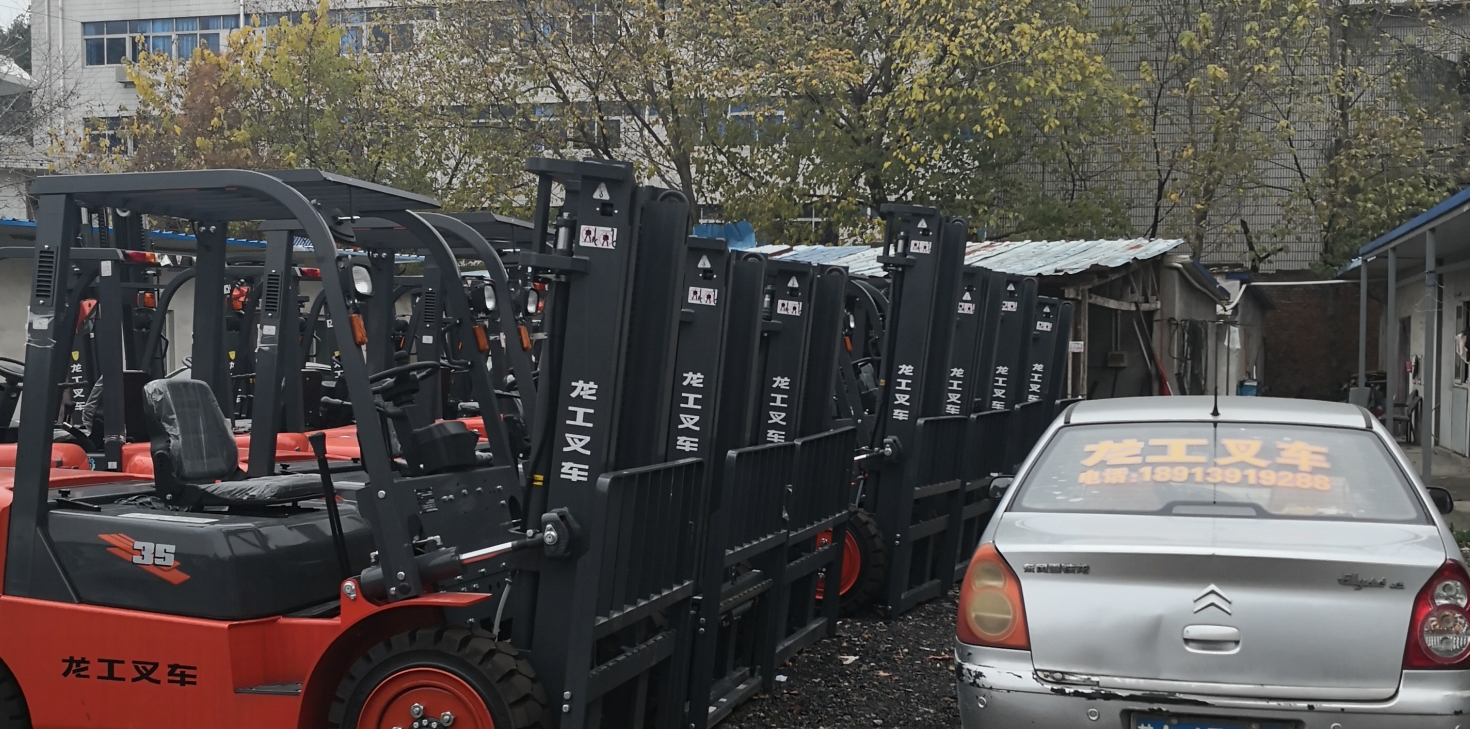 南京龍工叉車在大廠地區(qū)租售兩旺